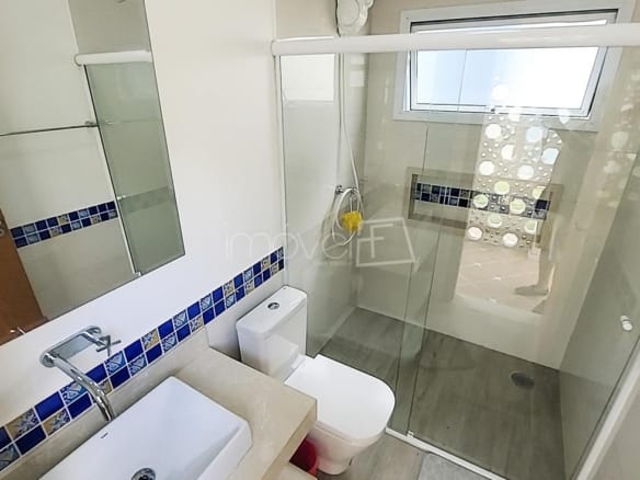 Casa à Venda em Ubatuba no Condomínio Recanto da Lagoinha com 5 Suítes e 500m²