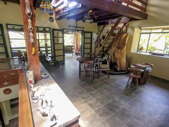 Casa para Venda com 4 quartos, em Fortaleza com 196m²