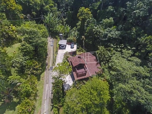 Casa para Venda com 4 quartos, em Fortaleza com 196m²
