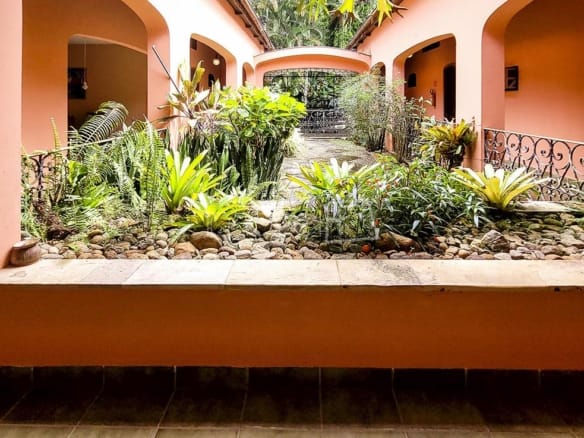 Sítio para Venda com 13 quartos, em Araribá com 3000m²
