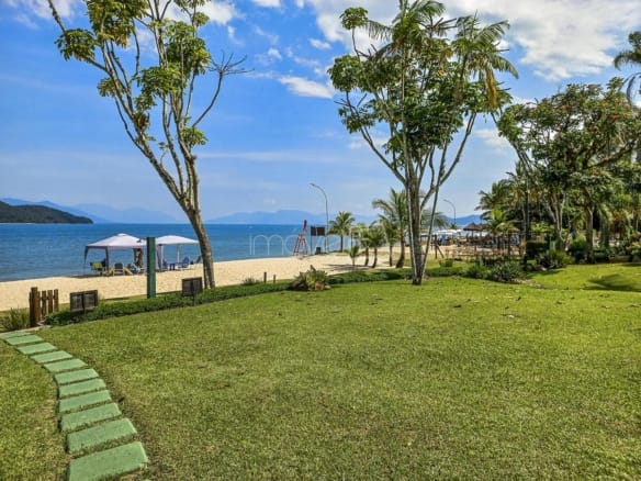 Flat no Condomínio Costa Verde Tabatinga, Setor D1 com 1 quarto, na Praia da Tabatinga com 100m²