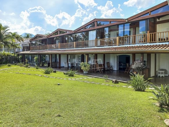 Flat no Condomínio Costa Verde Tabatinga, Setor D1 com 1 quarto, na Praia da Tabatinga com 100m²