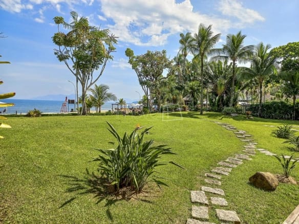 Flat no Condomínio Costa Verde Tabatinga, Setor D1 com 1 quarto, na Praia da Tabatinga com 100m²