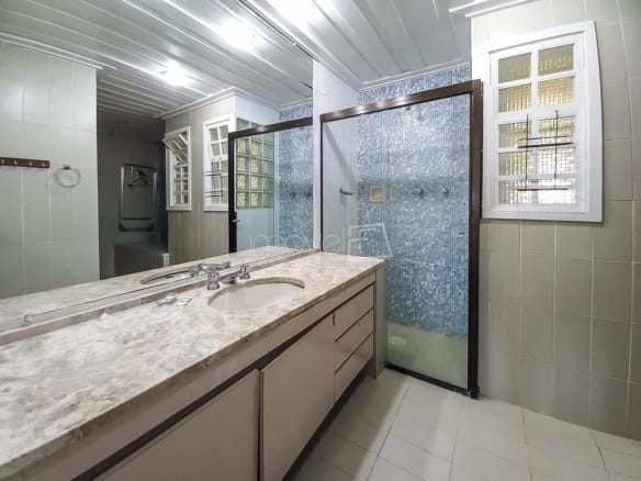 Flat no Condomínio Costa Verde Tabatinga, Setor D1 com 1 quarto, na Praia da Tabatinga com 100m²