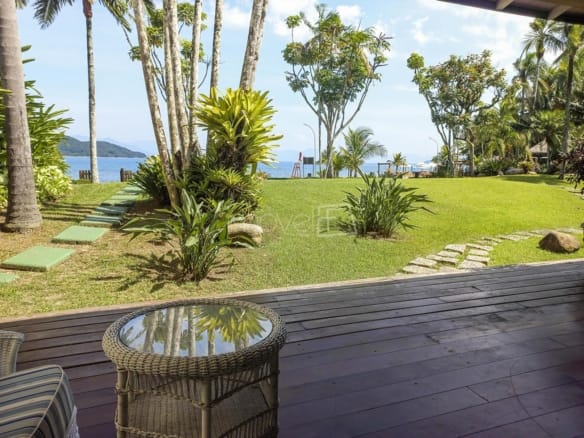 Flat no Condomínio Costa Verde Tabatinga, Setor D1 com 1 quarto, na Praia da Tabatinga com 100m²