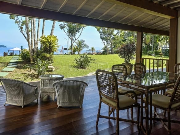 Flat no Condomínio Costa Verde Tabatinga, Setor D1 com 1 quarto, na Praia da Tabatinga com 100m²