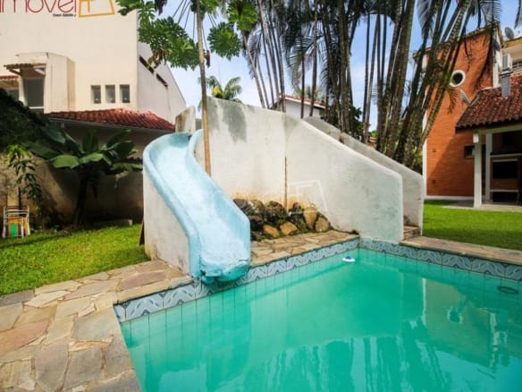Casa de Condomínio para Venda com 4 quartos, em COCANHA com 300m²