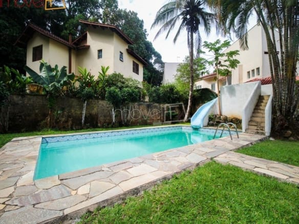 Casa de Condomínio para Venda com 4 quartos, em COCANHA com 300m²