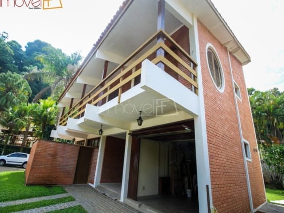 Casa de Condomínio para Venda com 4 quartos, em COCANHA com 300m²
