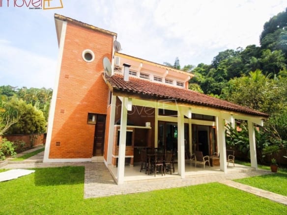 Casa de Condomínio para Venda com 4 quartos, em COCANHA com 300m²