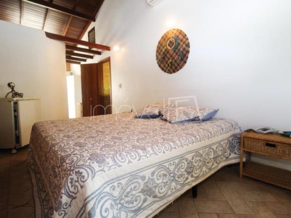 Casa de Condomínio para Venda com 4 quartos, em Cocanha, com 339,62m²