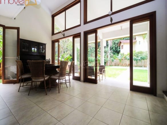 Casa de Condomínio para Venda com 4 quartos, em COCANHA com 300m²