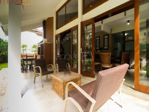 Casa de Condomínio para Venda com 4 quartos, em COCANHA com 300m²