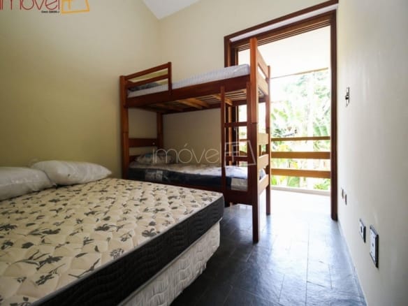 Casa de Condomínio para Venda com 4 quartos, em COCANHA com 300m²