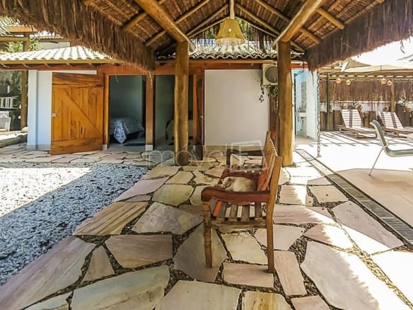 Casa à venda em Ubatuba no Condomínio Salga Lagoinha com 9 quartos e 603,45m²