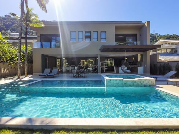 Casa no Condomínio Costa Verde Tabatinga com 8 quartos, na Praia de Tabatinga com 680m²