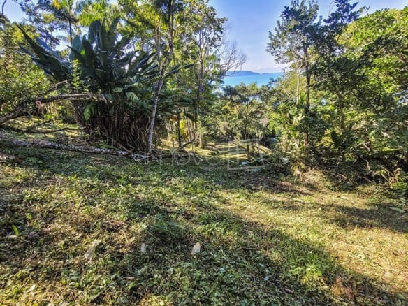 Terreno para Venda na Praia da Fortaleza com 5042m²