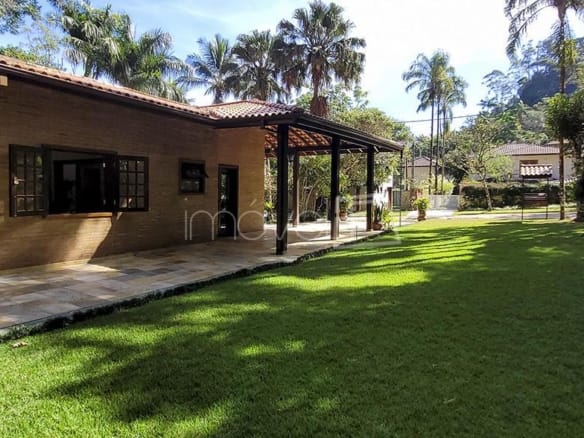 Casa à Venda em Ubatuba no Condomínio Recanto da Lagoinha  com 3 quartos e 292m²