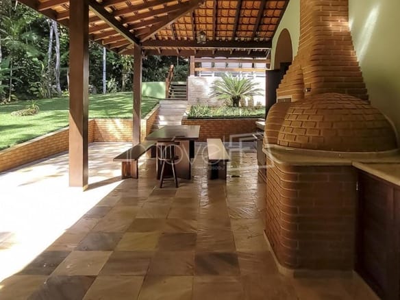 Casa à Venda em Ubatuba no Condomínio Recanto da Lagoinha  com 3 quartos e 292m²