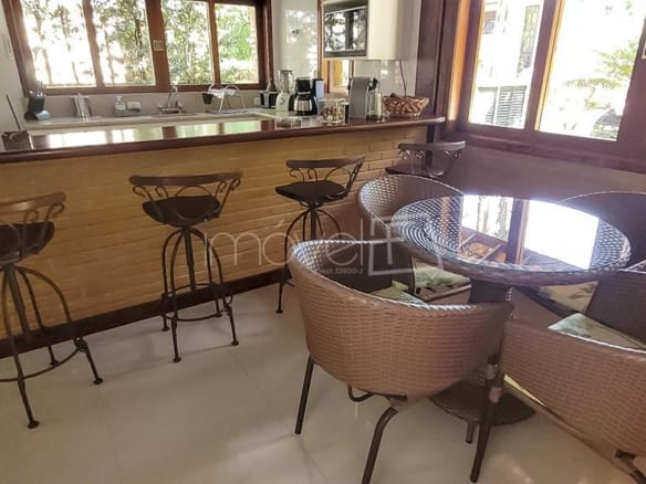 Casa à Venda em Ubatuba no Condomínio Recanto da Lagoinha  com 3 quartos e 292m²