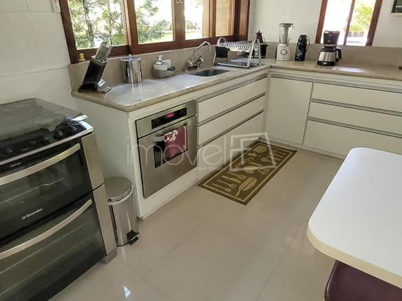 Casa à Venda em Ubatuba no Condomínio Recanto da Lagoinha  com 3 quartos e 292m²