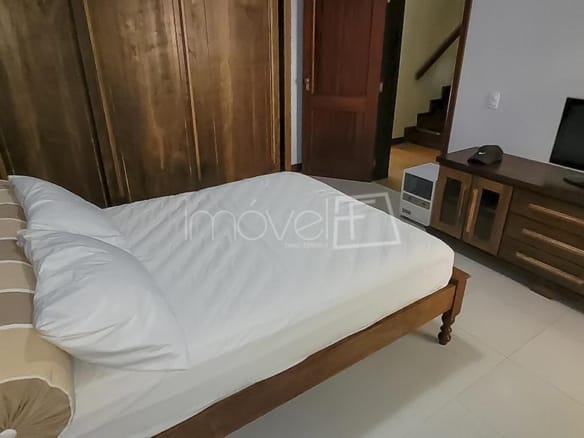Casa à Venda em Ubatuba no Condomínio Recanto da Lagoinha  com 3 quartos e 292m²