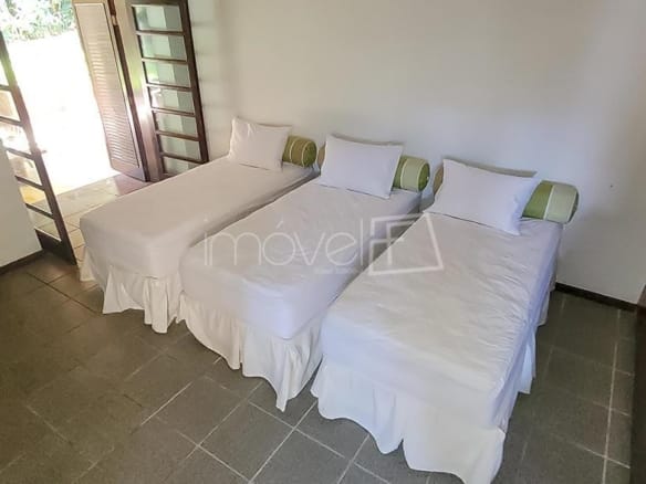 Casa à Venda em Ubatuba no Condomínio Recanto da Lagoinha  com 3 quartos e 292m²