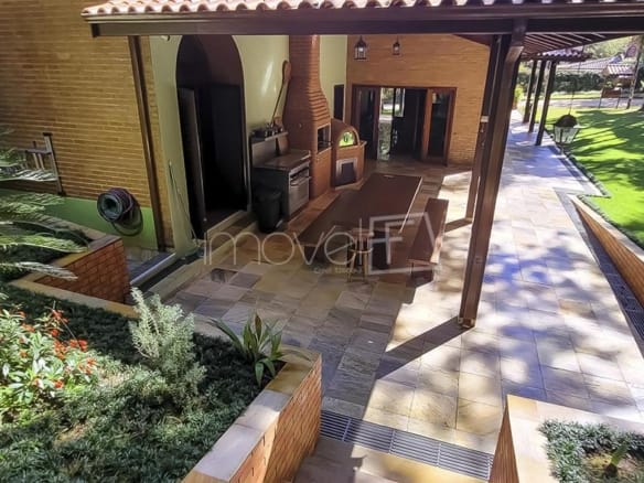 Casa à Venda em Ubatuba no Condomínio Recanto da Lagoinha  com 3 quartos e 292m²