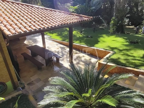 Casa à Venda em Ubatuba no Condomínio Recanto da Lagoinha  com 3 quartos e 292m²