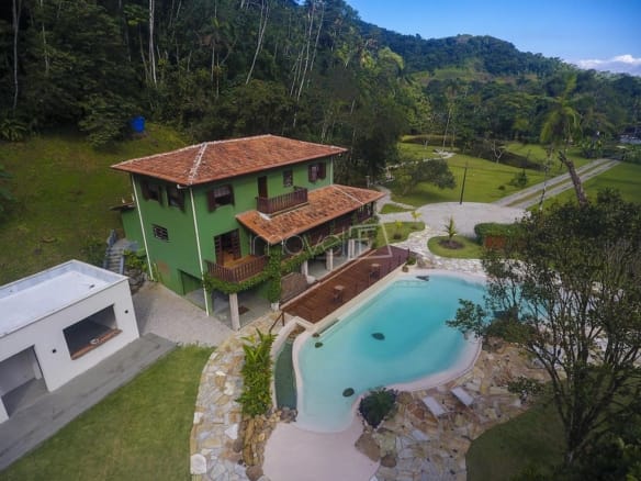 Casa para Venda com 3 quartos, em Ubatumirim com 350m²