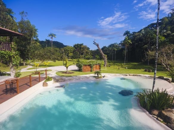 Casa para Venda com 3 quartos, em Ubatumirim com 350m²