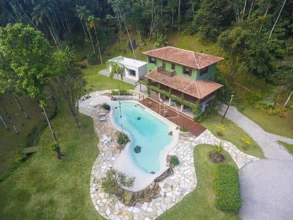 Casa para Venda com 3 quartos, em Ubatumirim com 350m²