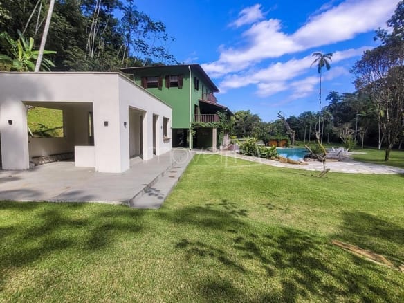 Casa para Venda com 3 quartos, em Ubatumirim com 350m²