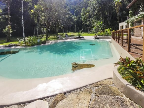 Casa para Venda com 3 quartos, em Ubatumirim com 350m²