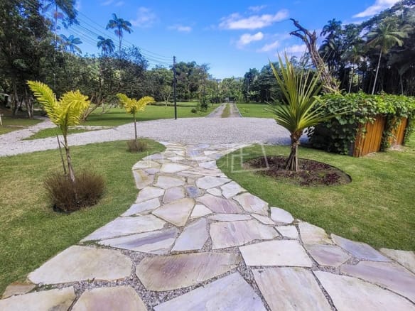 Casa para Venda com 3 quartos, em Ubatumirim com 350m²