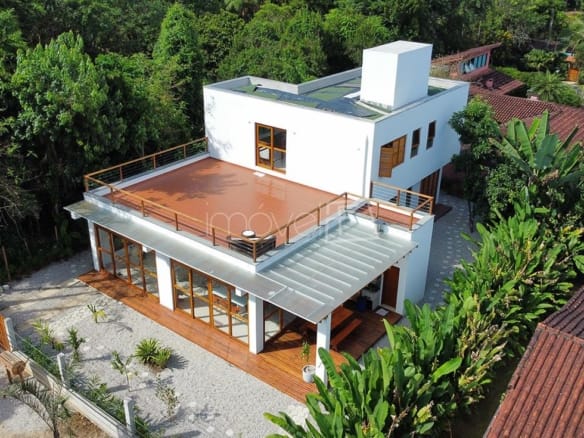 Casa para Venda com 4 quartos, em PRAIA DE ITAMAMBUCA com 273m²