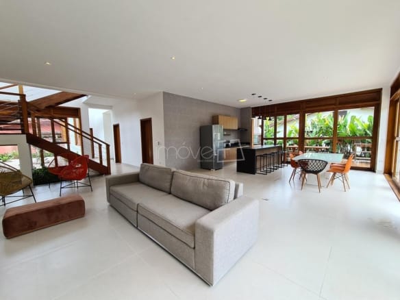 Casa para Venda com 4 quartos, em PRAIA DE ITAMAMBUCA com 273m²