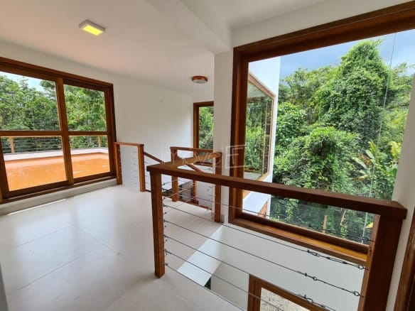 Casa para Venda com 4 quartos, em PRAIA DE ITAMAMBUCA com 273m²