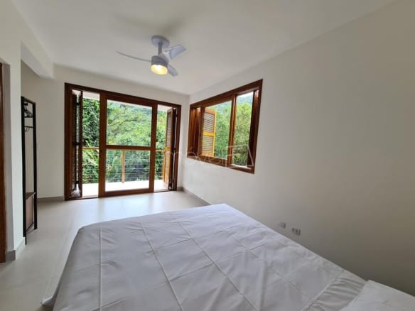 Casa para Venda com 4 quartos, em PRAIA DE ITAMAMBUCA com 273m²