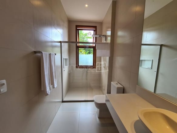 Casa para Venda com 4 quartos, em PRAIA DE ITAMAMBUCA com 273m²