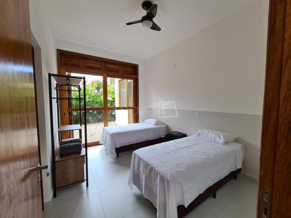 Casa para Venda com 4 quartos, em PRAIA DE ITAMAMBUCA com 273m²