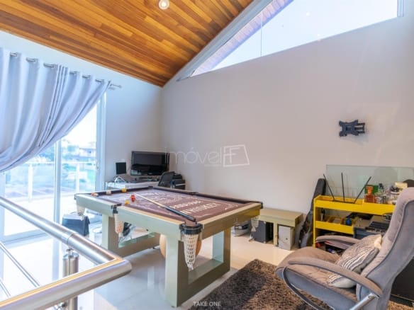 Casa de Condomínio para Venda com 3 quartos, em Terras de Santa Teresa com 313m²