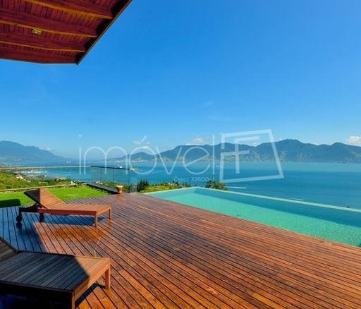 Casa no Condomínio Arrozal com 05 suítes, Siriúba em Ilhabela com 636m²