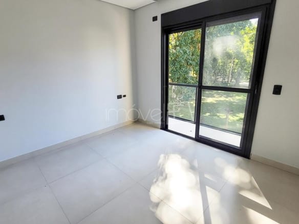 Casa de Condomínio para Venda com 4 quartos, em LAGOINHA com 205,04m²
