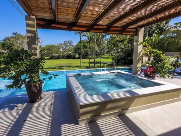 Casa no Condomínio Costa Verde Tabatinga com 7 quartos, na Praia de Tabatinga com 638,2m²