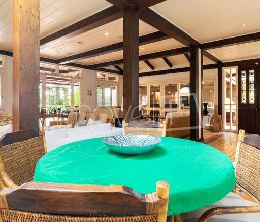 Casa de Condomínio para Venda com 6 quartos, em Camburi com 600m²