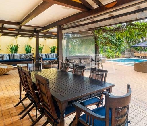 Casa de Condomínio para Venda com 6 quartos, em Camburi com 600m²