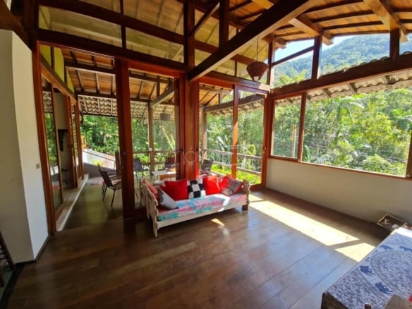 Casa de Condomínio para Venda com 4 quartos, em Praia Vermelha com 220m²