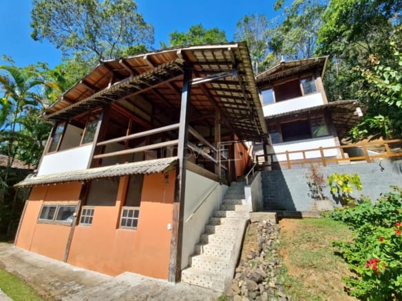 Casa de Condomínio para Venda com 4 quartos, em Praia Vermelha com 220m²