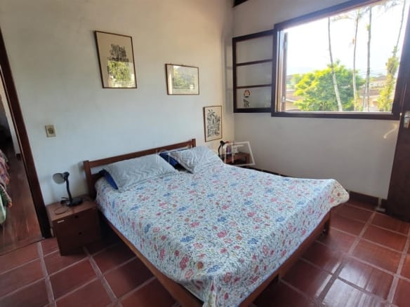 Casa à Venda em Ubatuba no Condomínio Salga Praia da lagoinha com 3 Quartos e 247m²